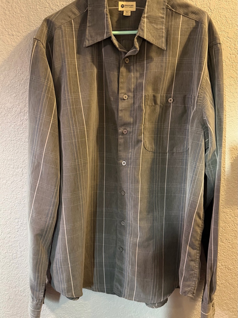 Haggar Men's XLT Long Sleeve Gray Plaid Button-Down Shirt